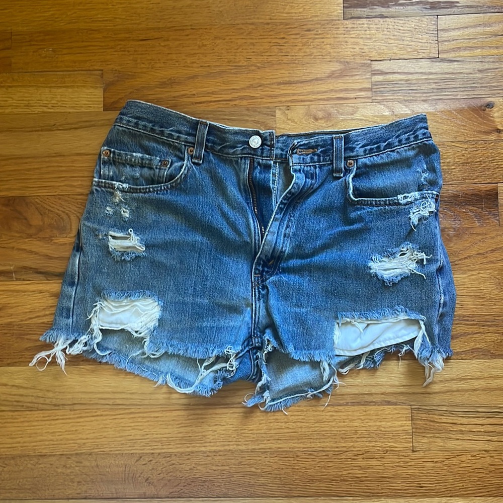 Levi 501 cutoffs